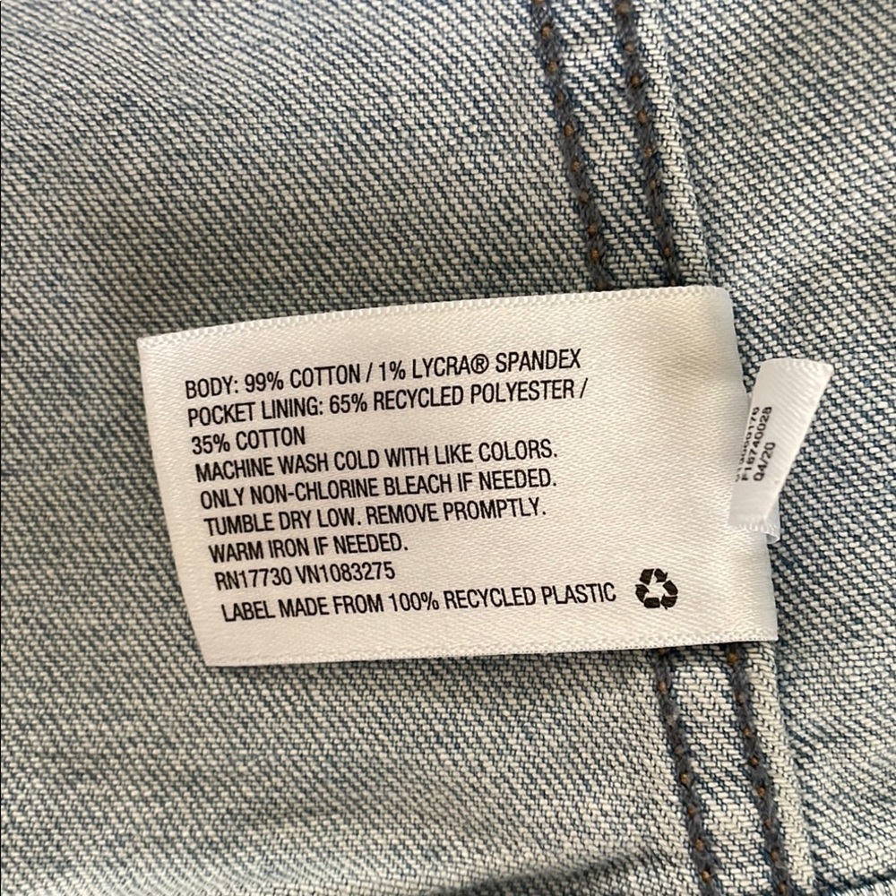 Universal Thread Blue Jean Jacket Classic Design - image 6